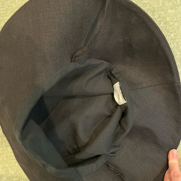 Clyde gently used hat black linen - Picture 2 of 2